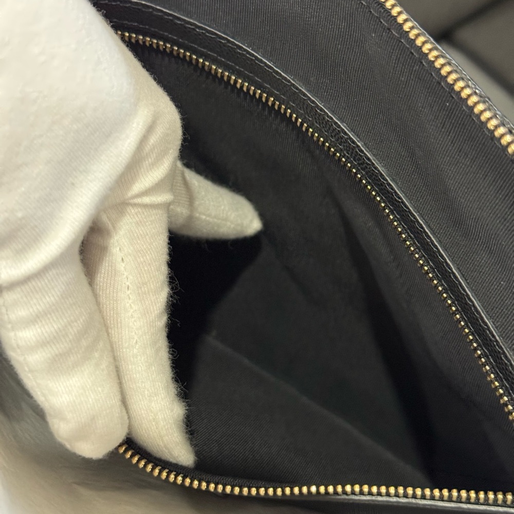 CHANEL o case large (Black Quilted Clutch) - (1600) - Picture 3 of 5